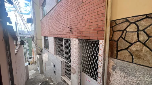 Sobrado com 2 Quartos para alugar, 74m² no Jardim Glória, Juiz de Fora