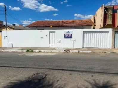 Casa com 3 Quartos para alugar, 143m² no Setor Coimbra, Goiânia