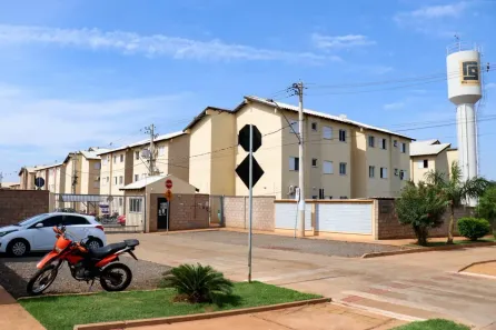 Apartamento com 2 Quartos para alugar, 42m² no Jardim Centenário, Campo Grande