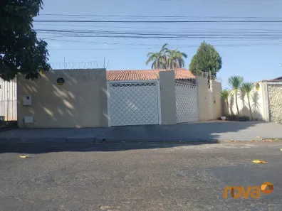Casa com 4 Quartos à venda, 187m² no Jardim América, Goiânia