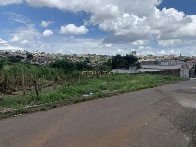 Lote/Terreno à venda, 600m² no Vila Santa Maria, Anápolis