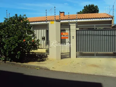 Casa com 3 Quartos para alugar, 240m² no Vila Natal, Arapongas