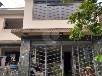 Sobrado com 4 Quartos à venda, 200m² no Vila Liviero, São Paulo