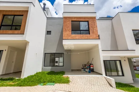Sobrado com 2 Quartos à venda, 104m² no Santa Cândida, Curitiba