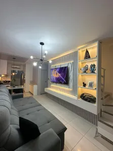 Sobrado com 2 Quartos à venda, 64m² no Forquilhas, São José