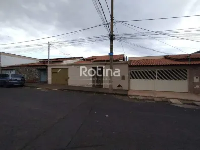 Casa com 4 Quartos para alugar, 197m² no Presidente Roosevelt, Uberlândia