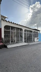 Sobrado com 4 Quartos à venda, 336m² no Japiim, Manaus