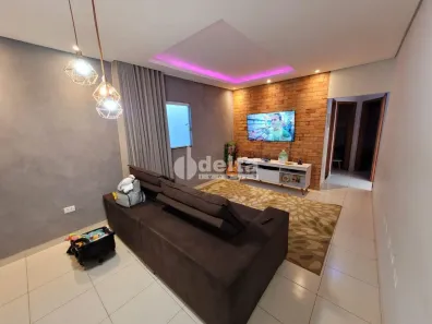 Casa com 3 Quartos à venda, 206m² no Taiaman, Uberlândia