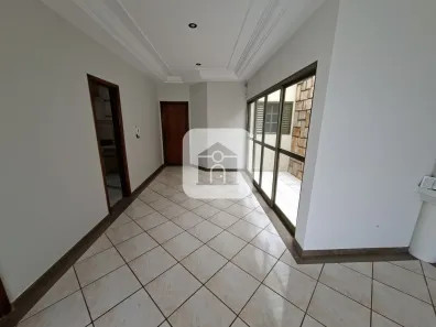 Casa com 4 Quartos para alugar, 300m² no Pampulha, Uberlândia