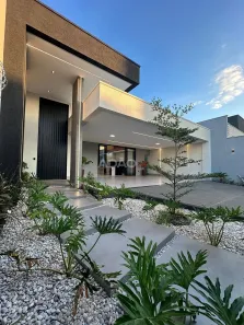 Casa com 3 Quartos à venda, 238m² no Moinho dos Ventos, Goiânia