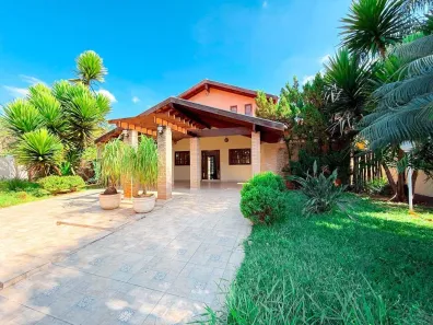 Fazenda/Sítio com 3 Quartos à venda, 240m² no Zona Rural, Guapiaçu