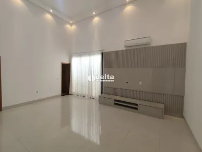 Casa de Condomínio com 3 Quartos para alugar, 220m² no Novo Mundo, Uberlândia
