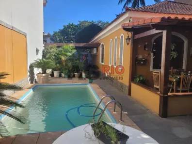 Casa com 2 Quartos à venda, 157m² no Vila Valqueire, Rio de Janeiro