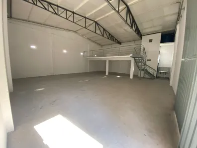 Prédio Residencial para alugar, 300m² no Goiabeira, Cuiabá