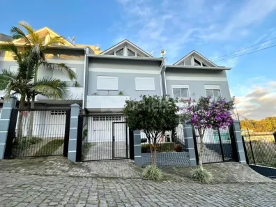 Sobrado com 3 Quartos para alugar, 140m² no Vinhedos, Caxias do Sul