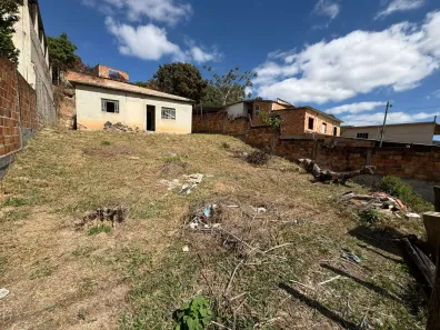 Casa com 3 Quartos à venda, 580m² no Rosaneves, Ribeirão das Neves
