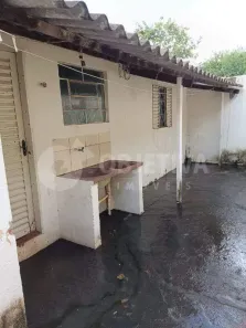 Casa com 2 Quartos à venda, 300m² no Segismundo Pereira, Uberlândia