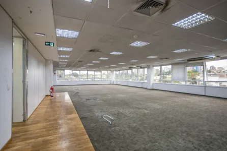 Ponto Comercial para alugar, 1140m² no Dezoito do Forte Empresarial/Alphaville., Barueri