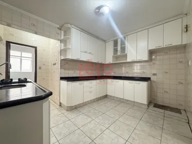 Apartamento com 3 Quartos para alugar, 12m² no Zona 07, Maringá