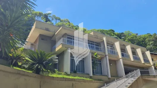 Casa com 6 Quartos para alugar, 385m² no Centro, Blumenau