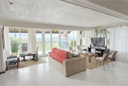 Casa com 4 Quartos à venda, 415m² no Ogiva, Cabo Frio