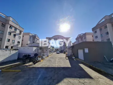 Apartamento com 3 Quartos para alugar, 54m² no Aririú, Palhoça