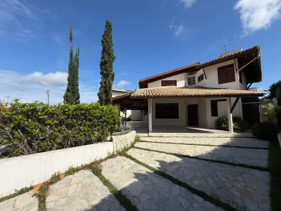 Sobrado com 6 Quartos para alugar, 578m² no Jardim Petrópolis, Maceió