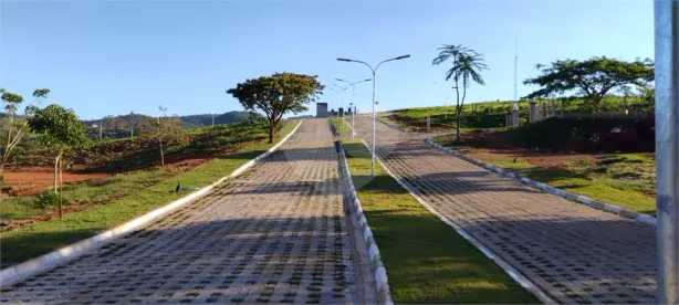 Lote/Terreno à venda, 300m² no Centro, Bom Jesus dos Perdões