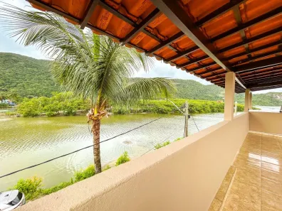 Casa com 3 Quartos à venda, 180m² no Piratininga, Niterói