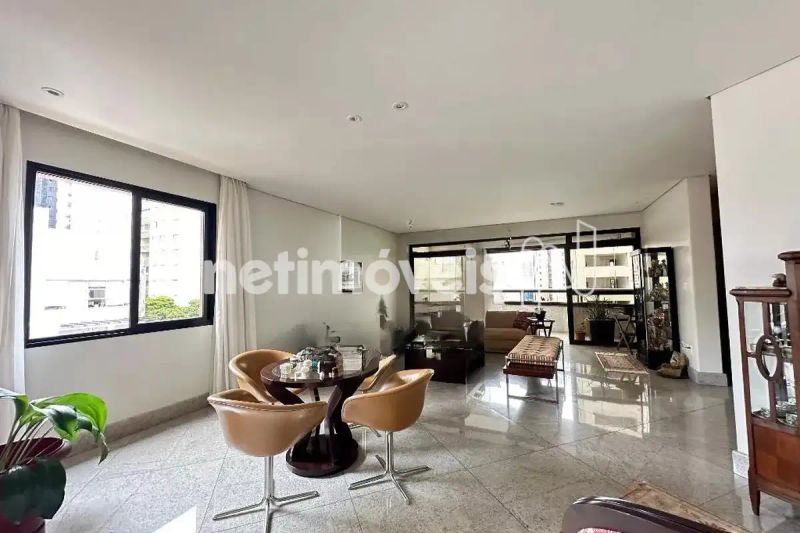 Apartamento com 4 quartos — Funcionários, Belo Horizonte