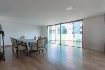 Casa com 4 Quartos à venda, 250m² no Colégio Batista, Belo Horizonte