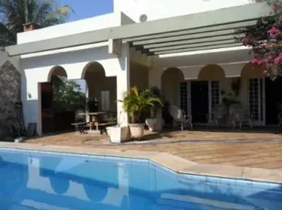 Casa com 5 Quartos para alugar, 410m² no Jardim Shangri-Lá, Cuiabá