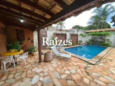 Casa com 3 Quartos à venda, 368m² no Jardim Karaíba, Uberlândia