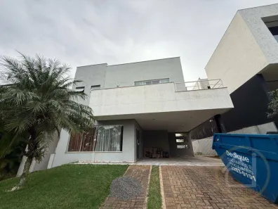 Casa de Condomínio com 3 Quartos para alugar, 230m² no Esperança, Londrina