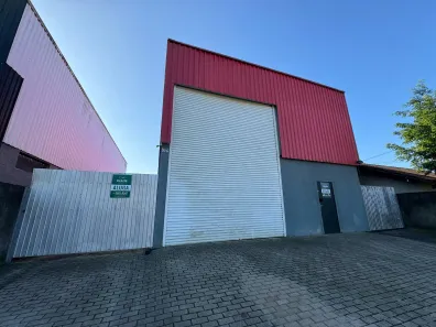 Galpão/Depósito/Armazém à venda, 220m² no Vila Nova, Joinville