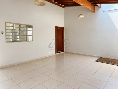Casa com 3 Quartos para alugar, 200m² no Água Branca, Piracicaba