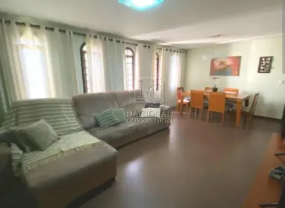 Casa com 3 Quartos à venda, 250m² no Pinheirinho, Santo André