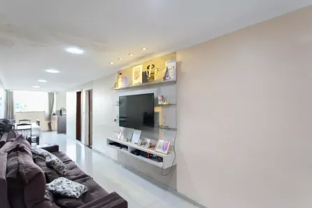 Casa com 4 Quartos para alugar, 300m² no Céu Azul, Belo Horizonte