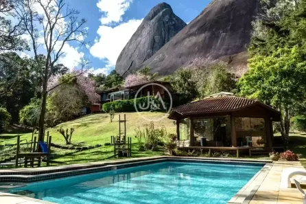 Casa com 7 Quartos à venda, 600m² no Cuiabá, Petrópolis