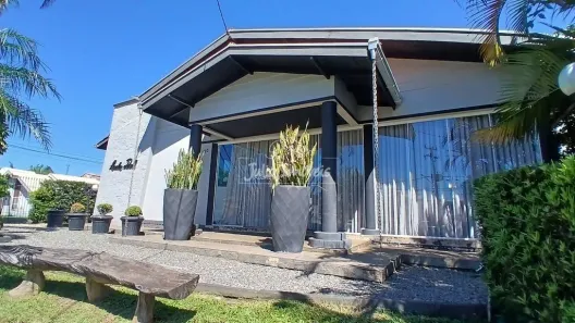 Casa com 3 Quartos para alugar, 200m² no Jardim Maluche, Brusque
