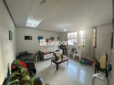 Casa com 4 Quartos à venda, 227m² no Jardim São Luiz, Montes Claros
