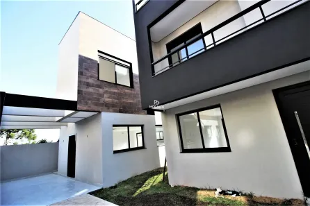 Sobrado com 3 Quartos à venda, 126m² no Uberaba, Curitiba