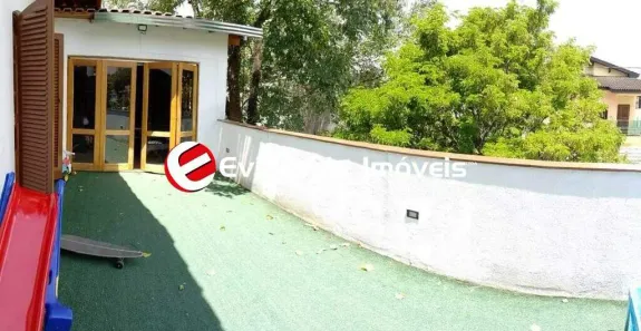 Sobrado com 3 Quartos à venda, 223m² no Pinheirinho, Santo André