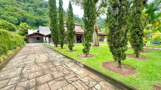 Casa de Condomínio com 6 Quartos para venda ou aluguel, 518m² no Itaipava, Petrópolis