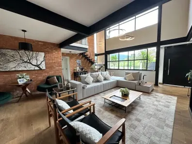 Casa com 4 Quartos à venda, 358m² no Iucas, Teresópolis