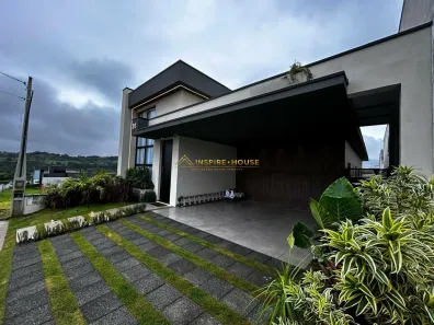 Casa de Condomínio com 3 Quartos para alugar, 180m² no Vale dos Cristais, Taubaté