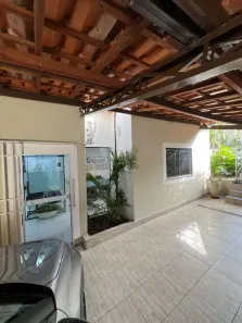Casa com 3 Quartos para venda ou aluguel, 245m² no Bosque da Saúde, Cuiabá