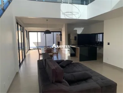 Sobrado com 3 Quartos à venda, 223m² no Grand Ville, Uberlândia