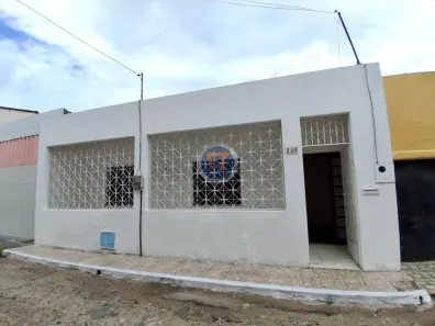 Casa com 2 Quartos para alugar, 142m² no Cidade 2000, Fortaleza