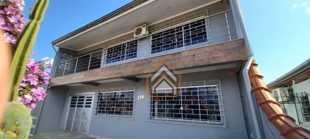 Sobrado com 3 Quartos à venda, 186m² no Sumaré, Alvorada